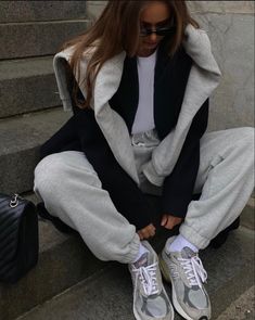 Slip Dress Street Style, Maria Kragmann, Chic Activewear, Fleece Outfit, Cold Fashion, New Balance Outfit, Minimal Outfit, Activewear Fashion, Foto Ideas Instagram