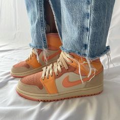 Girls Basketball Shoes, Air Jordans Women, Apricot Orange, Cheap Jordan, Trendy Shoes Sneakers, Nike Shoes Girls, Jordan Shoes Retro, All Nike Shoes