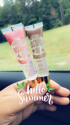 The Best Lip Gloss, Rosy Blog, Natural Lip Gloss, Best Lip Gloss, Lipgloss Lips, Lip Gloss Collection, Beauty Supply Store, Lip Products, Beauty Kit