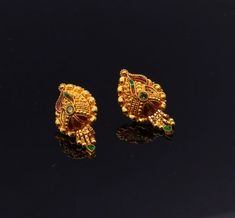 Vintage antique 22 karat yellow gold handmade stud earrings wedding jewelry for women's girlsWeight-4.460 grams approx.Brand-Traditional-jewellery.Type-filigree work earrings.size  20 mm * 14 mm approx.makes excellent gift item and collection piecefor more information please see the photo'sgold and silver jewelry is handmade designer jewelry. so, there can be slight difference in size and weight of the article in the comparison of the description. Ornate Gold Dual-tone Earrings, Gold Dual-tone Kundan Earrings, Gold Kundan Filigree Earrings, Traditional Kundan Filigree Earrings, Ceremonial 22k Gold Meenakari Bridal Earrings, Yellow Gold Kundan Earrings With Intricate Design, Gold Dual-tone Ceremonial Earrings, Gold Dual-tone Earrings For Ceremonial Occasions, Ornate Dual-tone Gold Earrings