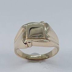 Welcome to my shop! This stunning signet ring has been made from scratch in solid 10K Yellow Gold. Great for any occasion! Treat your-self or buy it for the special person in your life! I can resize this ring at no extra cost and will ship it to you in an elegant gift box. This ring can be engraved with your initials upon request or a custom made message can be added to the inside of the ring.  Ring Measurements: Ring Weights: 5.1 Grams Face of the Ring is 10.75 mm Ring Band: 2.90 mm Size: 8 Mat Men Signet Ring, Signet Ring Women, Signet Ring Gold, Signet Rings Women, Under Lock And Key, Signet Ring Men, Personalized Ring, Ring Mens, Ring Men