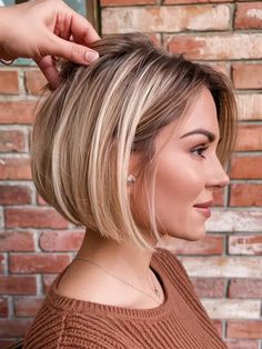 20 Trending Winter Hair Color Ideas 2024-2025: Brunette, Blonde & Bold Palettes to Try Now 2025 Bob Hair Trends, Dark Brunette Hair Color, Brunette Shades, Trendy Fall Hair Color, Winter Hair Color Trends, Mid Length Bobs, Winter Hair Color Ideas, Warm Brunette, Dark Brunette Hair