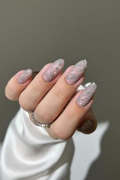 Looking for simple and stylish nail art? Discover these easy nail art ideas that you can do at home! Perfect for beginners Stylish Nails, You Can Do