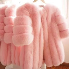 Poofy pink Pink Fur Coat, Tout Rose, Fabulous Furs, Pink Fur, Tickled Pink, Everything Pink, Fur Fashion, Pink Love, Looks Style