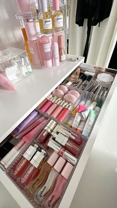 How To Make Your Room Aesthetic List, Aesthetic Makeup And Skincare, Aesthetic Makeup Collection, Dream Makeup Vanity, Skincare And Makeup Aesthetic, Dream Makeup Products, Vanity Inspo Aesthetic, Makeup Room Aesthetic, Makeup Vanity Aesthetic