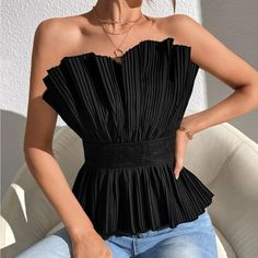 Super Cute And Stylish Ships In 5-10 Business Days Ruffle Tube Top, Top Bustier, Pleat Top, Paris Woman, Pleated Fabric, Party Tops, Bustier Top, Solid Tops, Outfits Casuales