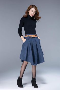 Trendy Business Casual Outfits For Women, Mini Skirt Pleated, Blue Striped Skirt, Skirt Winter, Pleated Skirt Dress, Casual Skirt Outfits, Skirt Pleated, Winter Skirt, Skirt Mini