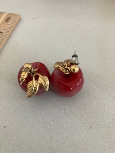 Ceramic and gold apple pierced earrings.11 Shifting Closet, Apple Earrings, Gold Apple, Paradise Valley, Pierced Earrings, Earings Piercings, Jewelry Earrings Dangle, Snow White, Dangle Drop Earrings