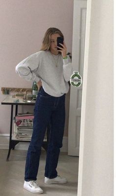 Korean Fashion Aesthetic, 80s Shoes, Skater Girl, Vanilla Girl, Winter Mode, Indie Outfits, Mode Inspo, 가을 패션, Outfits Casual