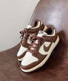 Wallpaper Nike, All Nike Shoes, Cute Nike Shoes, Hype Shoes, Cute Nikes, Nike Leggings, Aesthetic Shoes