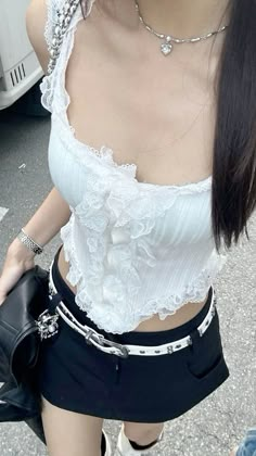 Julia Ma, Image Swag, Lace Camisole, Winter Girls, Evening Outfits, College Fashion, Aesthetic Outfits, New Outfits