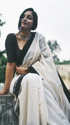 Instagram: margazhidesigns Kerala Saree Blouse, Onam Outfits, Kerala Saree Blouse Designs, Fashionable Saree Blouse Designs, Saree Poses