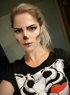 Halloween Skeleton Makeup, Maquillage Halloween Simple, Halloween Makeup Sugar Skull, Halloween Makeup Look, Spooky Diy, Halloweenský Makeup, Halloween Make-up Looks, Dead Makeup