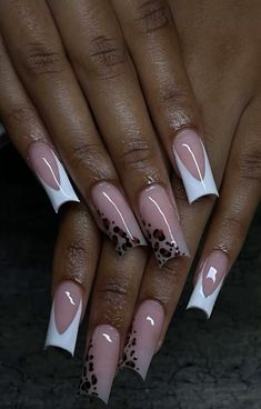 Moon Cut Nails, Short White Nails Design Ideas, Nails With White Outline, White French Nails With Designs, Punta Cana Nails, White And Red Nails Ideas, French Tip Designs Acrylic, White On White Nails, Abstract Line Nail Art