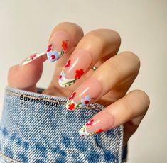 35+ Gorgeous Floral Nail Designs To Rock This Blooming Season Colourful Flower Nail Art, Vintage Flower Nails, Almond Floral Nails, Nails Art Flowers, Fake Nails Almond, Square Gel Nails, Nails Girly, Cute Pink Nails, Boho Nails