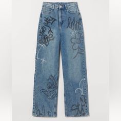 Questions? Leave A Comment Below! Blue Casual Bottoms With Graffiti Print, Casual Blue Bottoms With Graffiti Print, H&m Casual Blue Jeans, Trendy H&m Jeans For Fall, Trendy Blue H&m Jeans, Baggy High Waisted Jeans, Baseball Jacket Outfit, Graphic Graffiti, Custom Jeans Diy