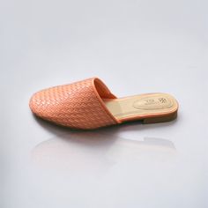 Item Specifics Condition: New W/Out Tag/Box Color: Salmon Pink Toe Shape: Round Toe Us Shoe Size: 7 Occasion: Casual Department: Women Style: Slip-On Outsole Material: Synthetic Features: Comfort, Cushioned Season: Spring, Summer Lining Material: Synthetic Brand: Avon Type: Flat Upper Material: Synthetic Insole Material: Synthetic Trendy Synthetic Slip-ons For Summer, Orange Closed Toe Mules For Summer, Chic Open Toe Slip-ons For Summer, Summer Synthetic Flats With Textured Footbed, Summer Flat Slip-ons With Cushioned Insole, Spring Beach Slip-ons In Synthetic Material, Summer Flat Slippers With Textured Sole, Summer Flat Synthetic Mules, Chic Summer Synthetic Slip-ons