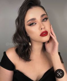 Streetwear Women Outfits, Bold Lipstick Makeup, Winged Eye, Bold Lipstick, Bride Nails, Day Makeup, Lipstick Makeup, Red Lipstick