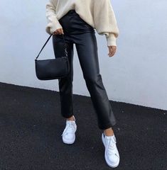 Winter Fashion Trends, Easy Fashion, Camila Morrone, Best Winter Outfits, Trendy Outfits Winter, Easy Winter Outfit, Fashion Trends Winter, Outfit Inspo Fall