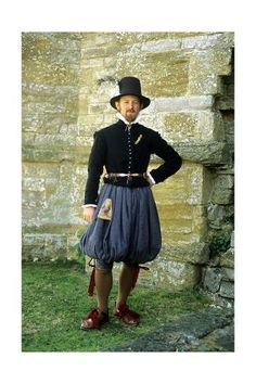 size: 24x16in Giclee Print: English Tudor Period Costume, Late 16th Century, Historical Re-Enactment : 16th Century Clothing, 17th Century Clothing, 16th Century Fashion, Tudor Period, Tudor Fashion, 17th Century Fashion, English Tudor, Terra Nova, Period Outfit