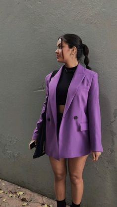 Purple Date Outfit, Purple Top Outfit Aesthetic, Violet Outfit Purple, Purple Outfits For Women Classy, Purple Shirt Outfits, Purple Top Outfit, Purple Fashion Outfit, Outfit Elegantes