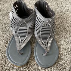 Women’s Grey Star Bay Sandals. Zip Back. Size Kids 8 Gray Sandals For Summer Vacation, Gray Flat Sandals For The Beach, Gray Open Toe Beach Sandals, Gray Open Toe Sandals For The Beach, Summer Gray Sandals With Cushioned Footbed, Gray Flat Sandals For Spring, Adjustable Gray Sandals For Summer, Gray Closed Toe Synthetic Sandals, Gray Synthetic Closed Toe Sandals