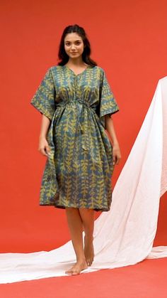 Kaptan Pattern Dress, Cotton Dress Pattern, Cute Maternity Dresses, Kaftan Designs, Girls Dresses Sewing, Designer Kurti Patterns, Draping Fashion, Kurti Neck Designs, Night Dress For Women