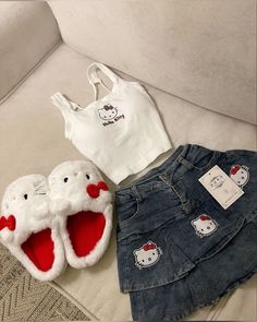 Sanrio Clothes, ماثيو ماكونهي, Images Hello Kitty, Kitty Clothes, Hello Kitty Clothes, Hello Kitty Aesthetic, Cute Hello Kitty, Tiered Mini Skirt, Hello Kitty Accessories