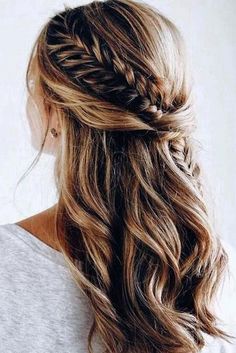 boho chic wedding hairstyle half up half down 2019 Hairstyles, Hairstyles Straight, Boho Wedding Hair, Elegant Wedding Hair, Fishtail Braid, Wedding Hair Down, Hairstyle Look, Penteado Cabelo Curto, Wedding News