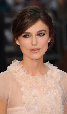 Anna Karenina Dress, Keira Knightley Anna Karenina, Elisabeth Swan, Make Up Bride, Brunette Makeup, Lisa Eldridge, Wedding Makeup Tips, Bridal Makeup Natural, Gemma Arterton