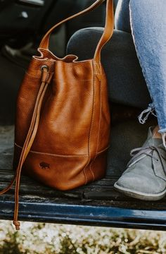 Tan Leather Bucket Bag - Madison Collection | Buffalo Jackson Buffalo Jackson, Boho Street Style, Fall Handbags, Leather Handbags Women, Leather Bag Women, Leather Bucket Bag, Leather Bucket, Waxed Canvas, Bags Travel