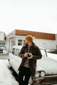 Men’s Beanie Outfit, Beanie Hat Outfit Men, Beanie Outfit Men, Beanie Hat Outfit, Vintage Leather Moto Jacket, Neutral Tones Aesthetic, Beanie Design, Men Portrait, Camping Hat