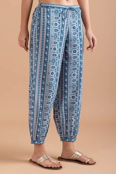 Pent Trouser Designs, Angel Dresses, Women Trousers Design, Cotton Pants Women, Salwar Pants, Womens Pants Design, Simple Kurti Designs, Salwar Designs