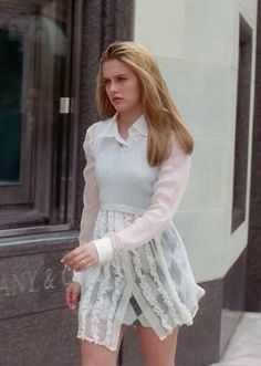 Movie Clueless Cher driving outfit Cher Outfits, Cher Clueless, Stile Blair Waldorf, Adrette Outfits, Diy Outfits, Clueless Fashion, Outfit Essentials, 90s Inspired Outfits, Fashion 90s