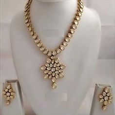 Gold Rodium Polish White and Off White color Necklace in Metal Alloy studded with Beads, Kundan Luxury 22k Gold White Kundan Necklace, Color Necklace, Metal Necklace, White Necklace, Off White Color, Metal Necklaces, White Color, Chain Necklace, Beaded Necklace