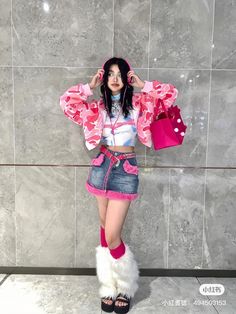 Asian Pop Outfit, J Pop Aesthetic Outfits, J Pop Fashion, Y2k Hyperpop Fashion, Pink Cybercore Outfits, Hyper Pop Outfit, Girlypop Outfits, City Pop Fashion, Jpop Outfits