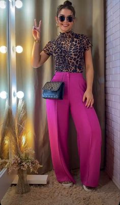 Pink Pants, Casual Work Outfits, Looks Chic, Colourful Outfits, Business Casual Outfits, Mode Inspiration, Work Attire, Work Fashion, Outfits Casuales