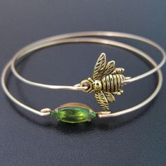 Honey Bee Bracelet Set-FrostedWillow Green Gold Jewelry, Green Jewelry Set, Jewelry Queen, Honey Bee Jewelry, Bracelets Green, Bumble Bee Jewelry, Family Tree Bracelet, Bee Bracelet, Stack Bracelets