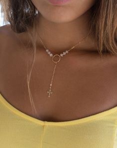 "》D E T A I L S《 ✦ M E T A L : 14k Gold Filled ✦ S T O N E: Moonstone Choose your necklace length in the drop down menu. We recommend to measure your neck to get the right fit. It's easy...just wrap a string around your neck where you want the chain to sit and then you measure the string using a ruler. The necklace comes with 1.5\" extender to ensure a perfect fit. Just consider an extra 1.5\" on top of the length you choose from the drop down menu. If you choose 13\", your necklace can be adjus Gold Wire Wrapped Crystal Necklace, Minimalist Wire Wrapped Crystal Necklaces, Minimalist Wire Wrapped Crystal Necklace, Cross Gold, Middle Finger Ring, Y Necklace, Dainty Gold Necklace, Jewelry Choker, June Birth Stone