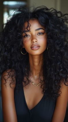 Master the Art of Voluminous pelo melena con reflejos Vibrant 💅 Diy Hair Spray, Beautiful Curly Hair, Artist Quotes, Face Photography, Dark Skin Women, Love Hair, Brown Skin, Diy Hairstyles, Pretty Face