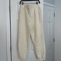 Size Large; Never Worn Forever 21 Casual Loungewear Bottoms, Casual Forever 21 Lounge Bottoms, Casual Loungewear Bottoms From Forever 21, Spring Loungewear Bottoms By Forever 21, Forever 21 Spring Loungewear Bottoms, Casual Forever 21 Loungewear Bottoms, Forever 21 Casual Loungewear Pants, Forever 21 Cotton Loungewear Bottoms, Forever 21 Casual Cotton Pants