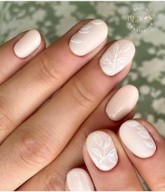 There are so many wedding nails ideas on the internet for you, all of which are stunning. But you have to make sure that whichever nail design you select is right for you. Nails For Brides, Wedding Nails Ideas, Wedding Day Nails, Bridal Nails Designs, Engagement Nails, Wedding Nails For Bride, Cute Gel Nails, Bride Nails, Neutral Nails