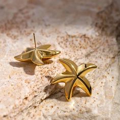 Discover Timeless Elegance with Our Geometric Pentagram Sea Starfish Earrings Elevate your style with our exquisite 18K Stainless Steel Geometric Pentagram Sea Starfish Earrings. Crafted with precision and attention to detail, these earrings are a testament to high-quality craftsmanship and timeless design. Product Features: Item Type: Earrings Style: Classic Material: Metal Metals Type: Stainless Steel Fine or Fashion: Fashion Earring Type: Stud Earrings Shape/Pattern: Geometric Pentagram Sea Starfish Gender: Women Product Benefits: Material: Made of durable stainless steel with an 18K PVD gold plating, ensuring long-lasting color and resistance to scratches. Waterproof: Enjoy wearing these earrings worry-free in any weather or occasion. Classic and Vintage: The geometric pentagram sea st Sea Starfish, Face Makeup Brush, Starfish Earrings, Small Animal Supplies, Plastic Ware, Shipping Tags, Beauty Equipment, Earring Type, Design Product