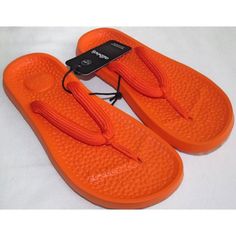 Allbirds Orange Sugar Zeffer 2 Flip Flop Sandals Mens Size 6 Womens Size 8 New With Retail Tags With A Sugarcane-Based Material That’s Soft In All The Right Spots And Cushiony Where It Counts, The Sugar Zeffer Is About To Become Your New Summer Staple. Best For: Casual Strolls, Sunny Skies, Maybe Even A Poolside Soire The Perfect Blend Of Bounce & Cushion Sweetfoam Eva (Made From Sugarcane) Materials: Made With Sweetfoam, Our Proprietary Material Made From Sugarcane And The World’s First Carbon Orange Flat Flip Flops Casual Style, Orange Casual Flat Flip Flops, Casual Orange Flat Flip Flops, Casual Orange Flip Flops For Spring, Casual Orange Spring Flip Flops, Casual Orange Flip Flops For The Beach, Casual Orange Flip Flops For Beach, Summer Staples, Mens Sandals