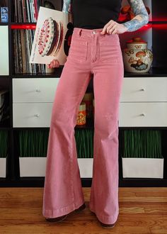 Rolla's Jeans Rose Pink Corduroy Eastcoast Sailor Flares Pink And Black Fall Outfits, 70s Corduroy Pants Outfit, Pink Pants Aesthetic, Cool Pants Women, Pink Corduroy Pants Outfit, True Spring Outfits, 70s Western Aesthetic, 70 Jeans, Pink Jeans Outfit