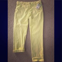 Great Pair Of Yellow Chino Pants, Perfect For Summer, By Pilcro For Anthropologie, Hyphen Style, Relaxed Fit. I’m Selling Separately A Yellow Short Sleeve Cardigan That Goes Perfectly With It! Printed Cropped Pants, Cropped Cargo Pants, Cropped Linen Pants, Yellow Short, Black Houndstooth, Slim Trousers, Slim Denim, Yellow Shorts, Short Sleeve Cardigan