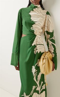 Illustration Fashion Design, Johanna Ortiz, Fashionista Clothes, Korean Girl Fashion, Silk Midi Dress, Green Style, Toddler Fashion, Moda Operandi, Hijab Fashion