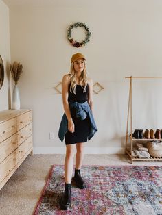 How to Style Dr. Martens 2976 Chelsea Boots for Summer - Charlotte Mason Motherhood Rometty Chelsea Boot Outfit, 2976 Chelsea Boots Outfit, Dress With Chelsea Boots, How To Style Dr Martens, Boots For Summer, Chelsea Boot Outfit