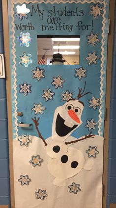 a door decorated to look like a snowman with the words, my students are melting for