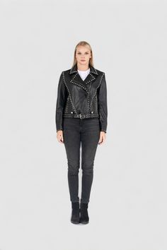 MODEL SIZE S/MHeight 1,78 CM / Weight 60 KG BREAST 85 CM / WAIST 65 CM/ BOTTOM 96 CM Description Need something different from the usual yet completely stylish? Then you should buy Vera women leather jackets. Perfect fitting and acetate lining are what you should expect. - Genuine leather soft nappa - Lining : %100 Acetate Lining - Fitting Perfect - YKK Zipper And Accesories - Inside pockets - Color options available Please contact via email for color and minor customization * Pocket Jacket, Ykk Zipper, Women Leather, Leather Jackets Women, Leather Jackets, Inside Pocket, Color Options, Genuine Leather, Leather Jacket